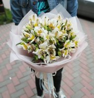 Букет из 9 белых альстромерий Букет из 9 белых альстромерий