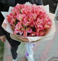 Букет из 9 розовых альстромерий